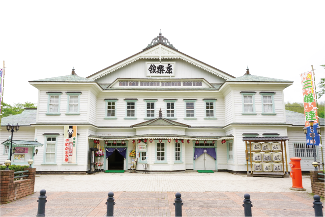 小坂町大地 ポイント01：日本最古級の芝居小屋